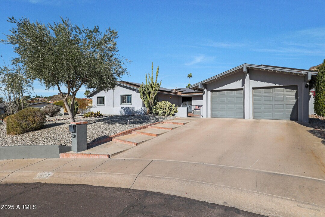 2237 E Nicolet Ave in Phoenix, AZ - Building Photo