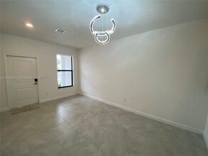 211 SW 159th Ter in Pembroke Pines, FL - Building Photo - Building Photo