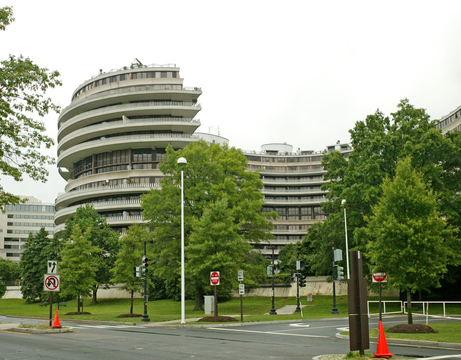 Watergate South in Washington, DC - Building Photo