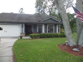386 Hickory Hollow Dr N in Jacksonville, FL - Building Photo - Building Photo