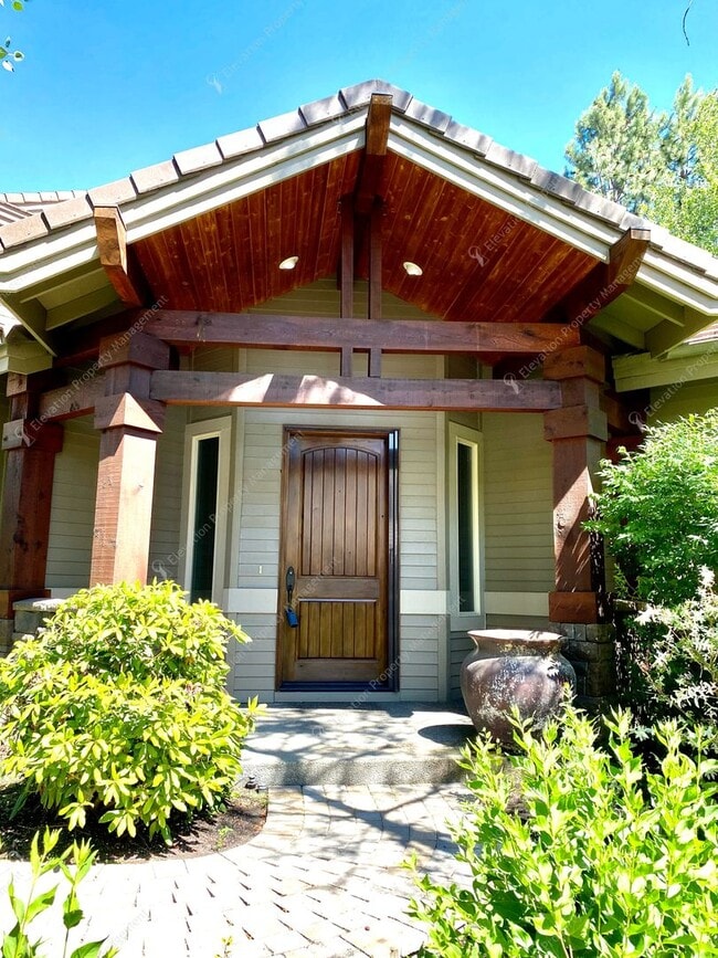 19409 Ironwood Cir in Bend, OR - Building Photo - Building Photo
