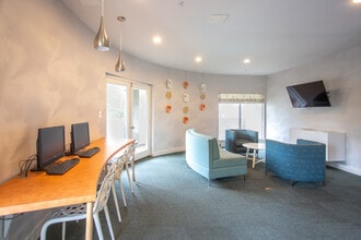 Canyon Crest in Santa Clarita, CA - Building Photo - Interior Photo