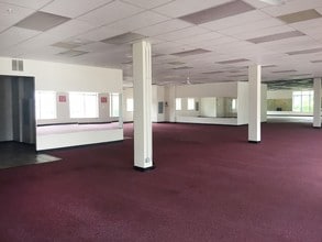 17200 Oak Park Ave in Tinley Park, IL - Foto de edificio - Building Photo