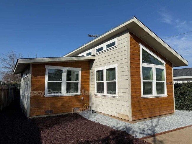 property at 10753 Oakton Way