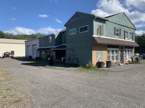 1606 Union Center Maine Hwy in Endicott, NY - Foto de edificio - Building Photo