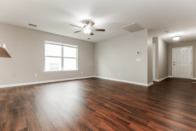 208 Coosawatchie St in Summerville, SC - Building Photo - Building Photo