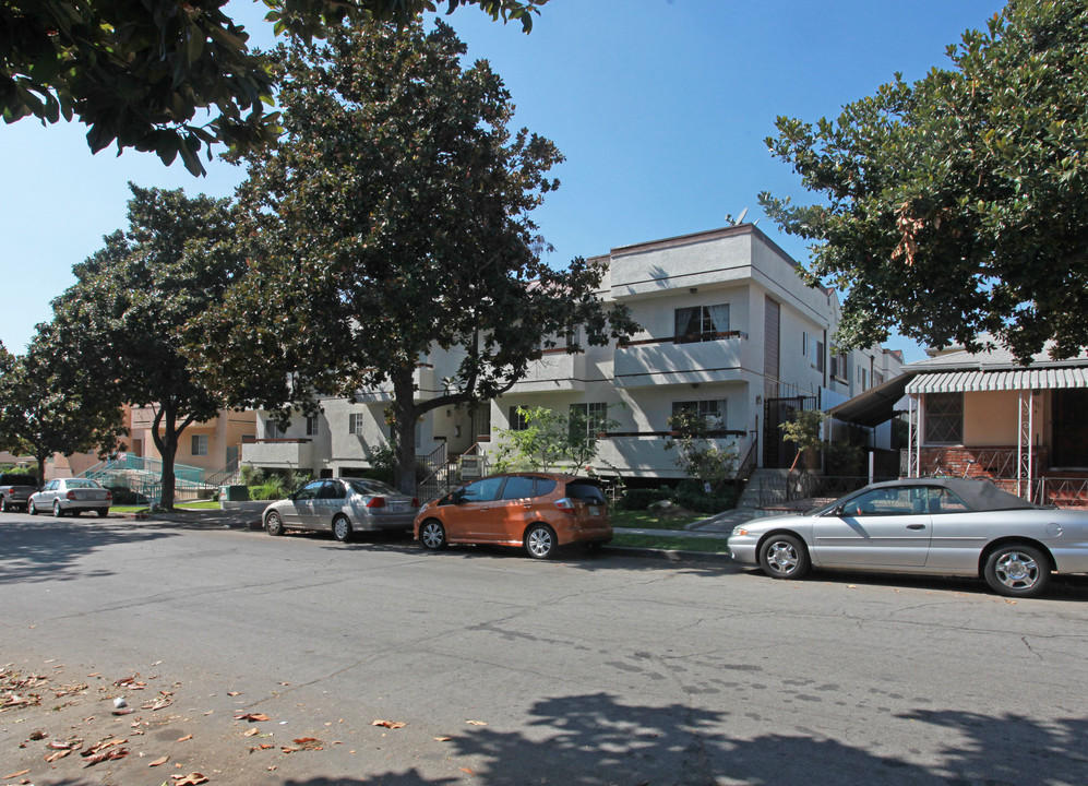 Valencia Palms in Burbank, CA - Building Photo