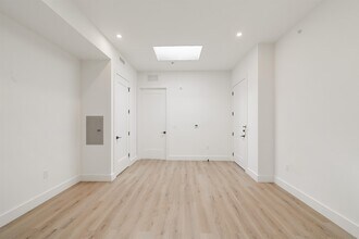 491 Broadway in Bayonne, NJ - Building Photo - Building Photo