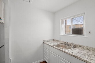 605 E Williams St in Barstow, CA - Building Photo - Building Photo
