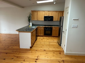 336 S Main St, Unit A in St. Charles, MO - Building Photo - Building Photo