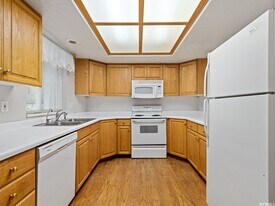 32 S 900 E in Provo, UT - Building Photo