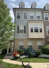 1 Cortland Ct in Livingston, NJ - Building Photo - Building Photo