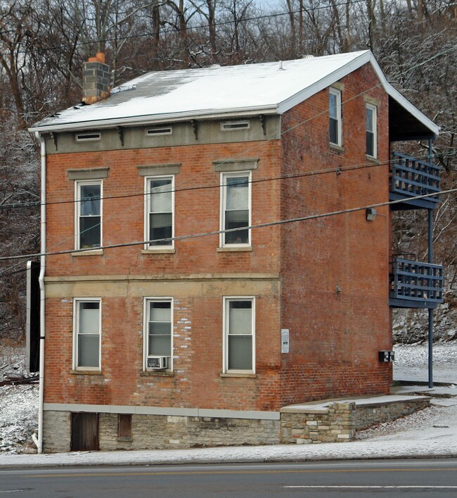 2385 Vine St in Cincinnati, OH - Building Photo - Building Photo