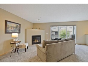 4800 Underwood Ln N, Unit B in Plymouth, MN - Building Photo - Building Photo
