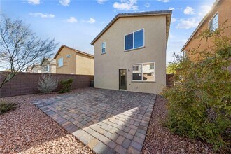 10822 Hunters Green Ave in Las Vegas, NV - Building Photo - Building Photo