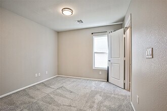9605 Eamont River St in Las Vegas, NV - Foto de edificio - Building Photo