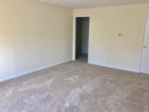 19 Bellport Ln in Bellport, NY - Building Photo - Building Photo