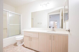 10020 Zelzah Ave in Los Angeles, CA - Foto de edificio - Building Photo