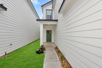 977 Junell St in Houston, TX - Building Photo - Building Photo