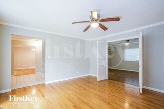 5511 Fireleaf Dr in St. Louis, MO - Building Photo - Building Photo