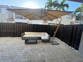 8162 NW 114th Pl in Doral, FL - Building Photo - Building Photo