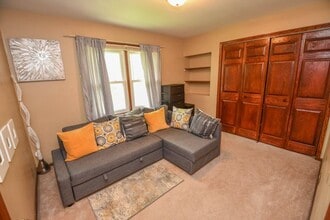 17685 W Burleigh Rd in Brookfield, WI - Building Photo - Building Photo
