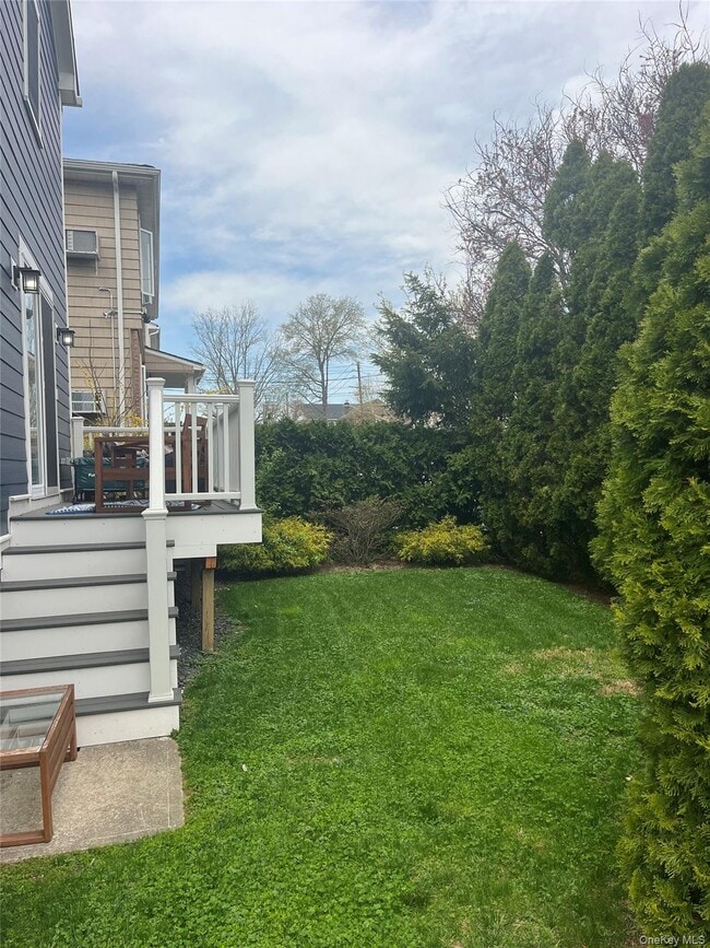 70 Henry Ave in Harrison, NY - Building Photo - Building Photo