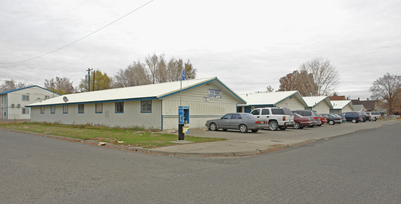 1311-1317 Cherry Ave in Yakima, WA - Building Photo