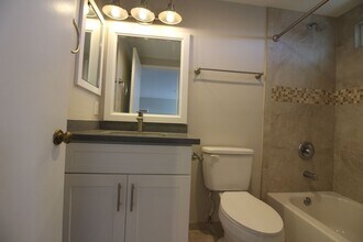 227 Avenida Lobeiro in San Clemente, CA - Building Photo - Building Photo