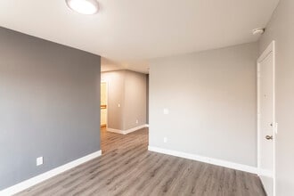 Sterling Terrace-City Heights Adjacent in San Diego, CA - Building Photo - Interior Photo