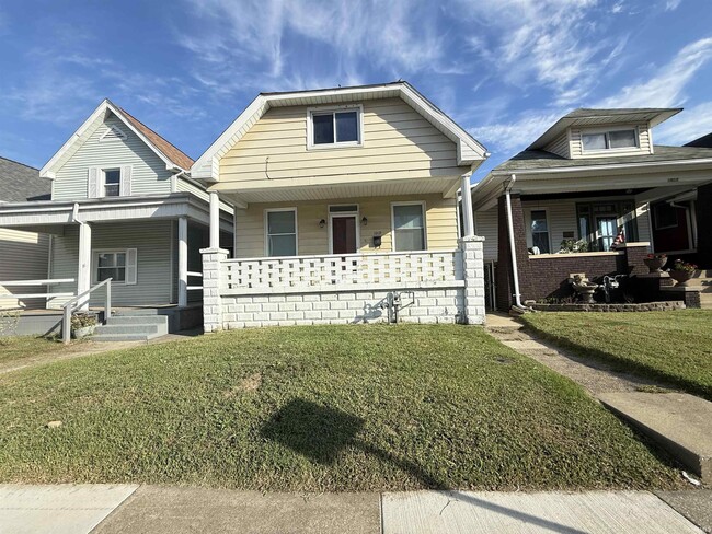 property at 1019 W Franklin St