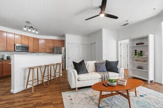 2502 Leon St in Austin, TX - Building Photo - Building Photo