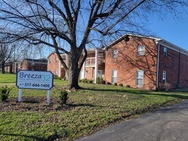 628 Wooddale Terrace in Greenwood, IN - Building Photo