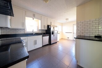 2019 19th Ave NE in Minneapolis, MN - Building Photo - Building Photo