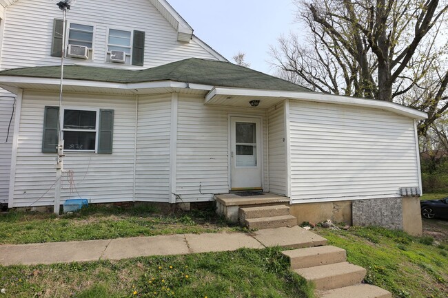 property at 751 N Clay St