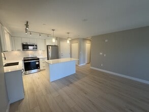 22562-22562 121 Ave in Maple Ridge, BC - Building Photo - Building Photo