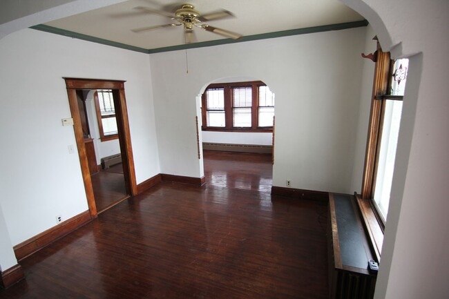 221 N Dewey St in Eau Claire, WI - Building Photo - Building Photo