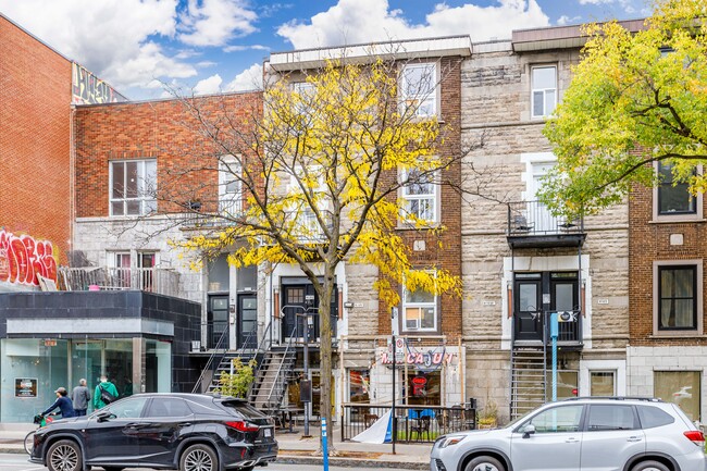 4147 Saint-Denis Rue in Montréal, QC - Building Photo - Building Photo