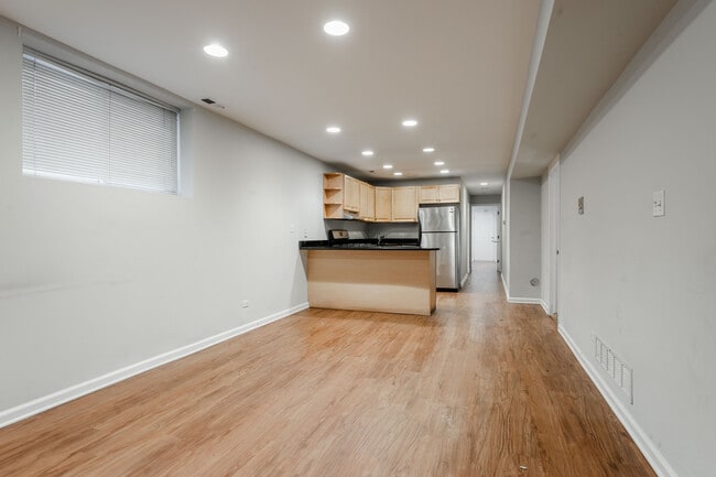 3216 N Racine Ave, Unit G in Chicago, IL - Building Photo - Building Photo