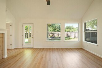1201 Marigold Way in Pflugerville, TX - Building Photo - Building Photo