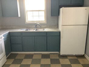 1619 Eastwood Ave in Greensboro, NC - Building Photo - Building Photo