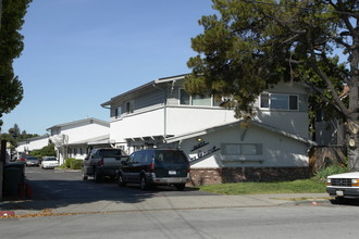 Pine Grove in San Lorenzo, CA - Foto de edificio - Building Photo