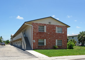 Colonial Park in Oakland Park, FL - Building Photo - Building Photo