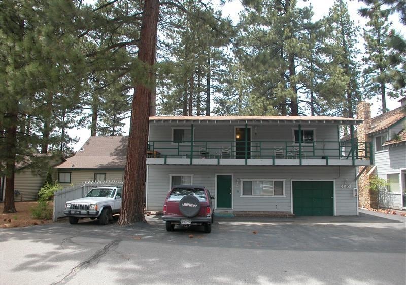 4055 Azure Ave in South Lake Tahoe, CA - Building Photo