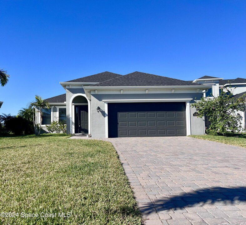 3289 Ribbon Grass Dr in Melbourne, FL - Building Photo