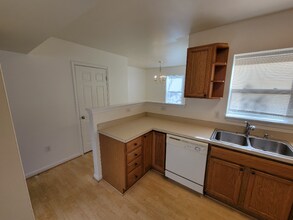 815 Stoll St in Baltimore, MD - Building Photo - Building Photo
