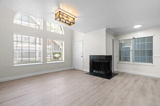 Pine Lake Village in Houston, TX - Building Photo - Interior Photo