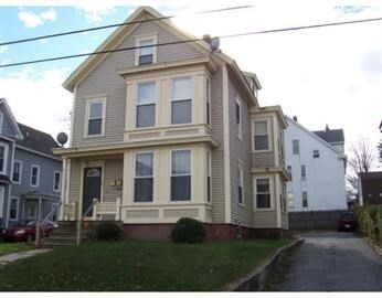 99 Pearl St in Clinton, MA - Building Photo