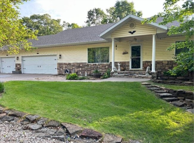 7 Ulverston Dr in Bella Vista, AR - Building Photo - Building Photo