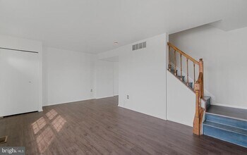 21 Holland Hill Ct in Catonsville, MD - Building Photo - Building Photo